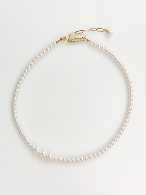 Classic Pointed Pearl Necklace