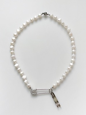 Safety Pebble Pearl Necklace