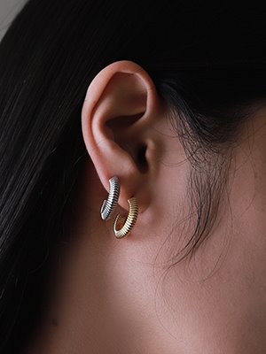 [리퍼브50%] Snake chain hoop Earring