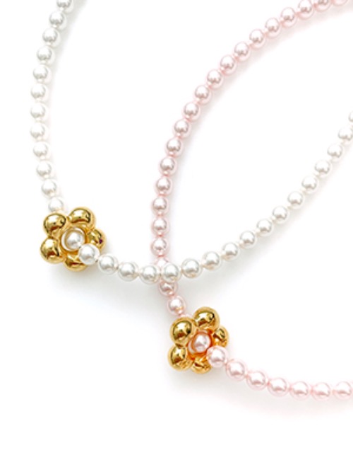 Wild Flower Pearl Necklace Gold