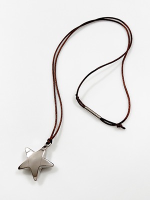 Jumbo Star String Necklace / Brown