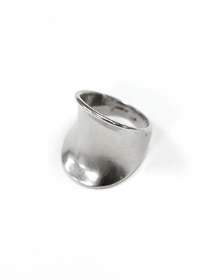 [리퍼브70%] Bold curved ring [2color]