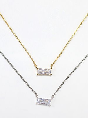 Carrie&#039;s crystal necklace