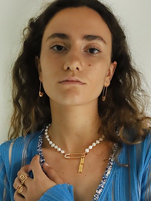 Safety Pebble Pearl Necklace