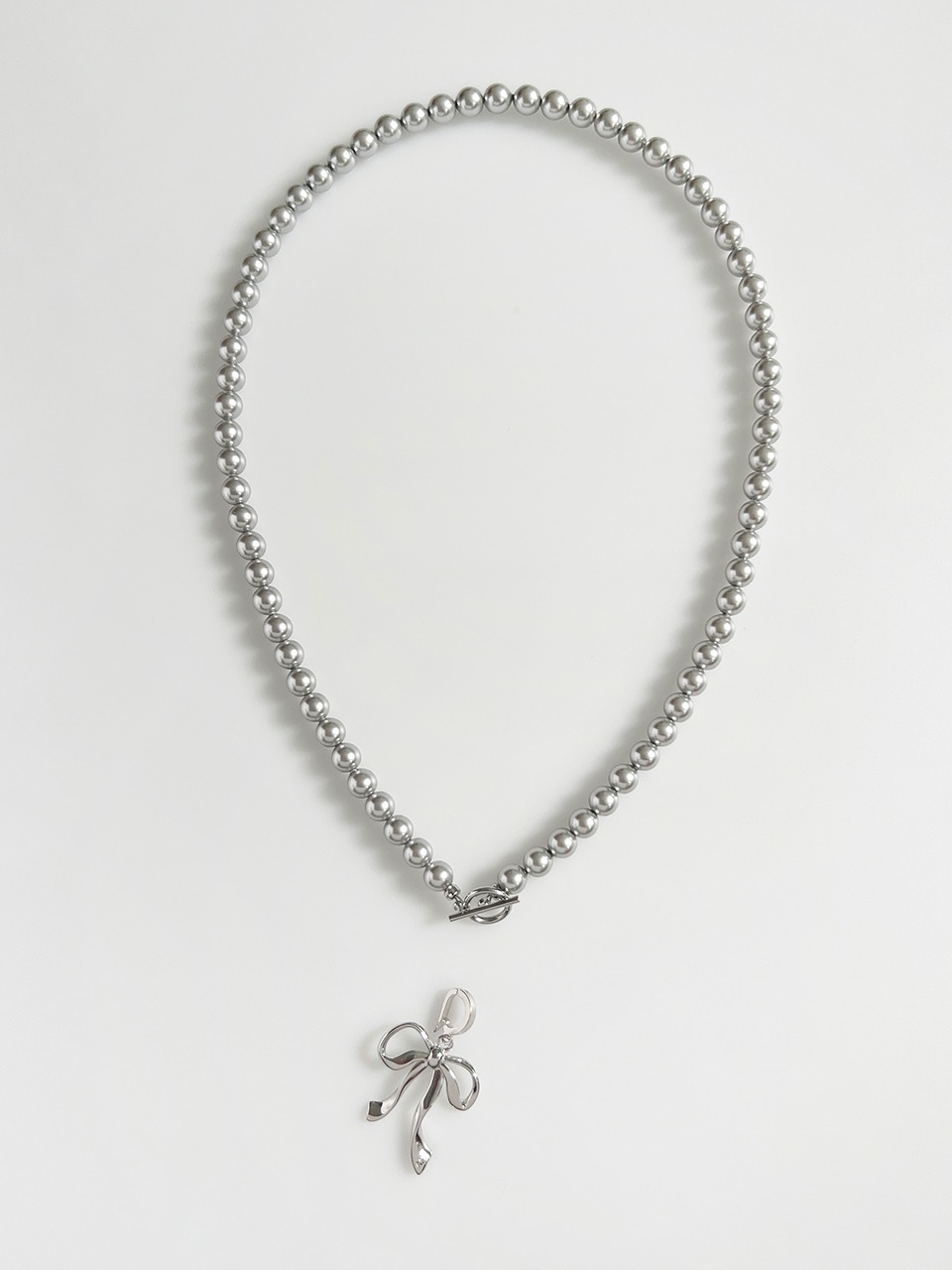 Sweet Bow Pearl Necklace / Grey